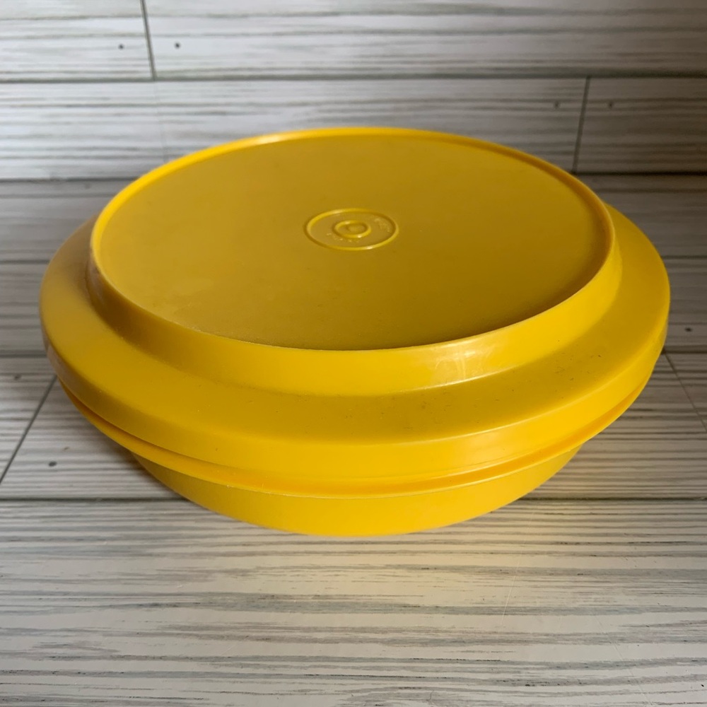 Vinatge Tupperware Yellow Plastic Food Storage Container with Secure Lid